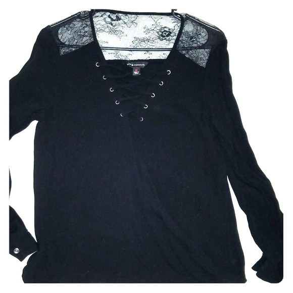 Rock and Republic Blouse🎸 - Picture 1 of 4